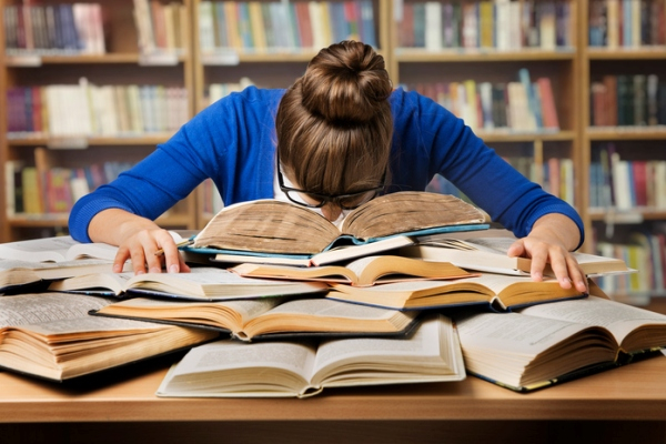 Những tác hại lười đọc sách của giới trẻ