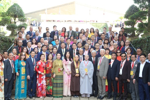 Tập đoàn Hành Trình Kim Cương đồng hành kết nối kiều bào